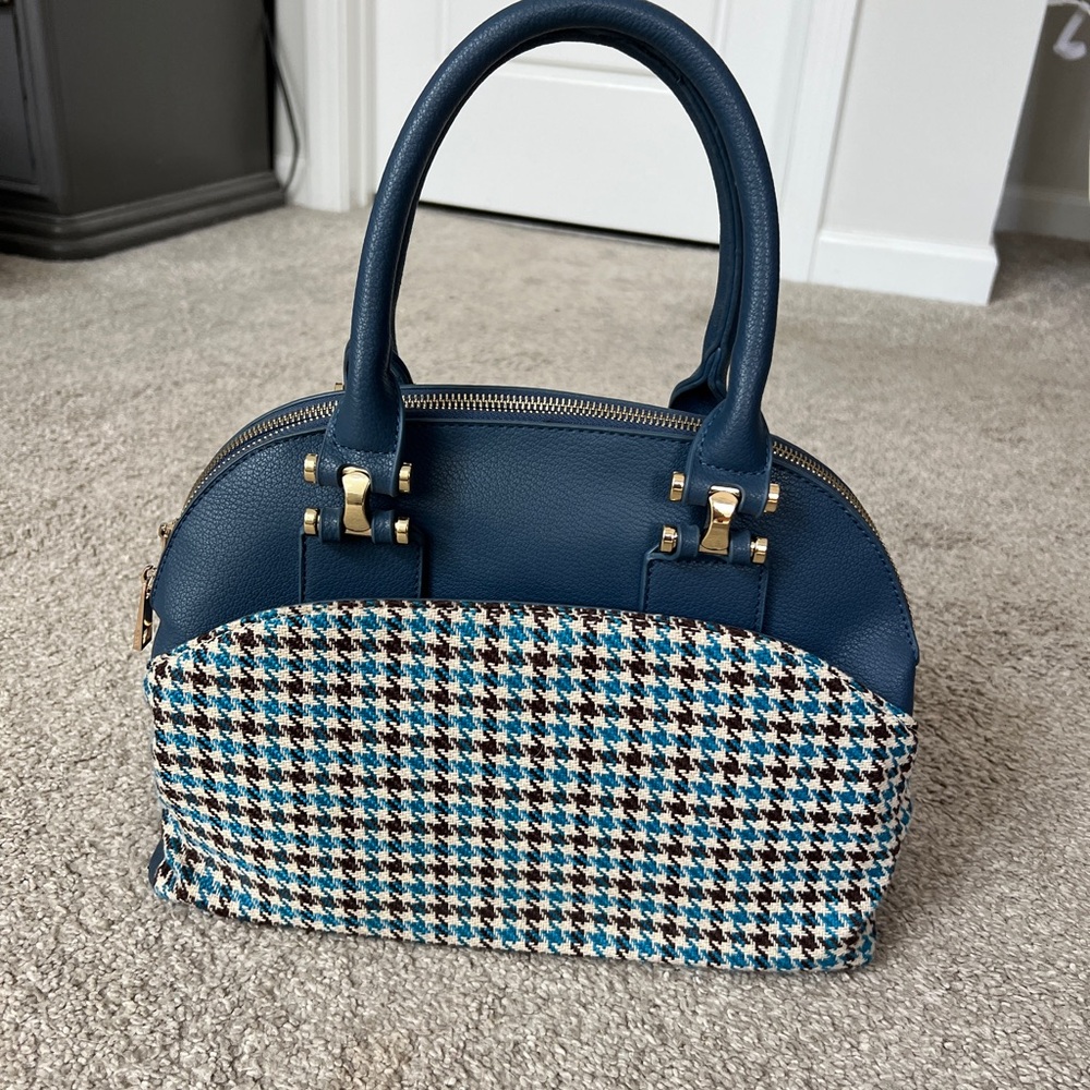 Stylish Blue Houndstooth Women's Handbag, Double Zippered Compartments, Gold..